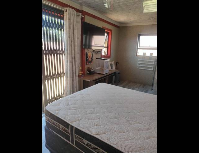2 BEDROOM HOUSE FOR SALE IN ENNERDALE EXT 1